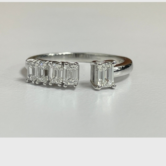 Emerald Cut Diamond Ring - Picture 1 of 4